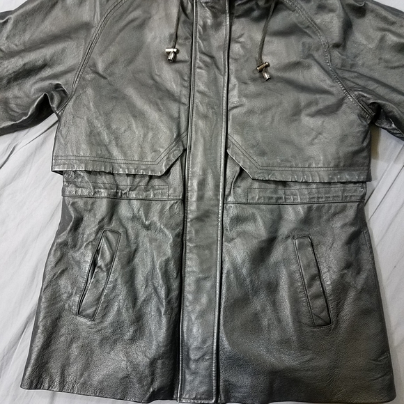 Coft & Barrow black leather winter jacket with removable faux fur trimmed hood. - Picture 6 of 13